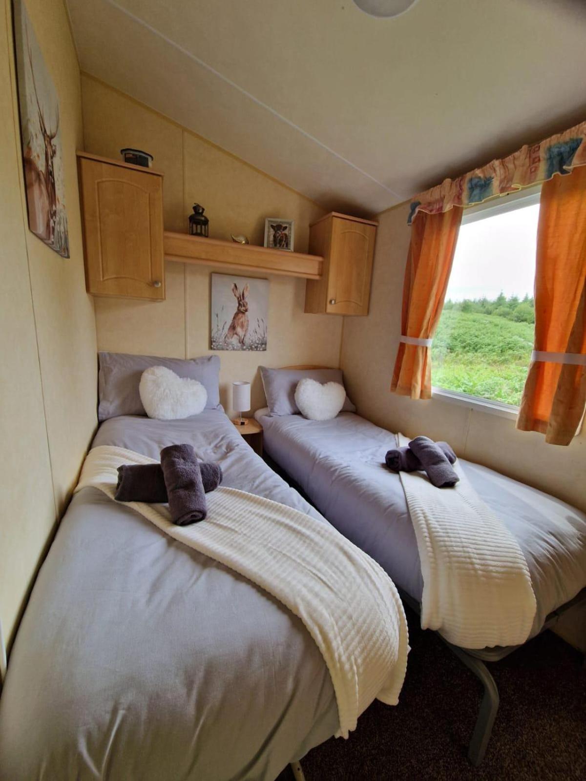 Lochview Retreat Caravan Balminnoch ภายนอก รูปภาพ